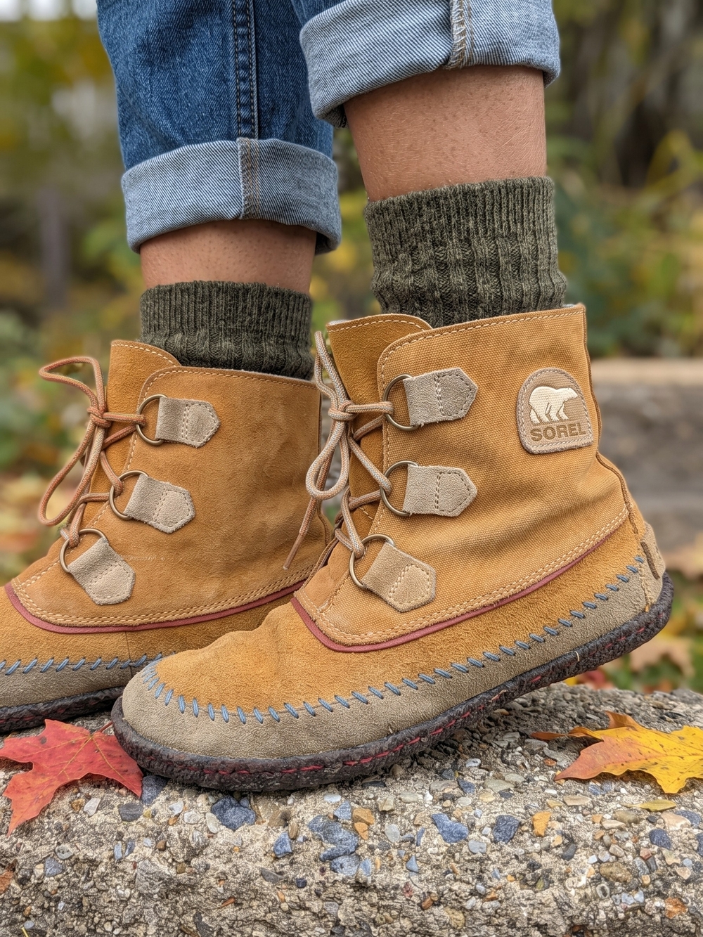 Sorel Joplin Suede Mukluk Boots Apres Ski Boho Gorpcore Cabin Winter Moccasin